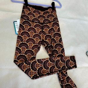 7/8 length lightweight wicking leggings. High waisted